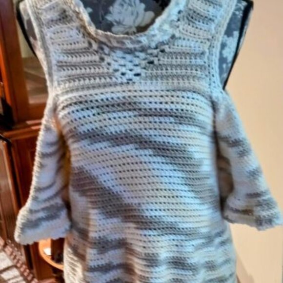 ADULT DRESS TOP (MED) - Picture 1 of 4